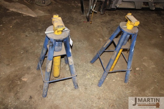 2- 32" heavy duty jack stands