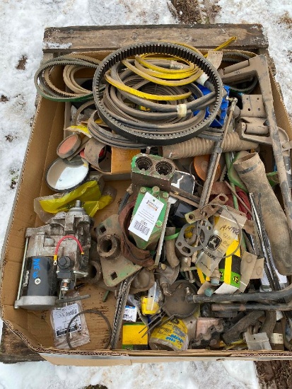 Pallet of Jd 4000 series tractor parts