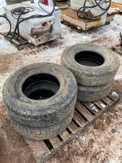 4- Cooper Discover 265/75 R16 truck tires