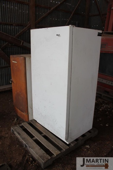 GE antique refrigerator & woods upright freezer