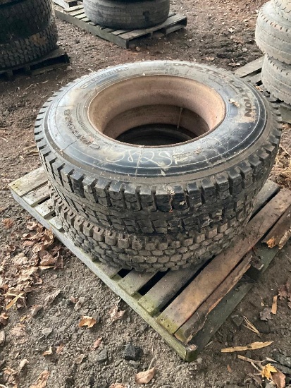 2-Constellation 11R22.5 tires