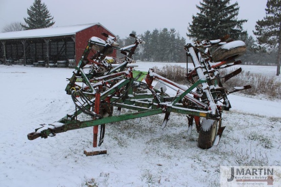 Glenco 21 tooth Soil Saver chisel plow
