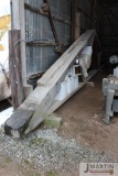 8- 32? wooden trusses (new)