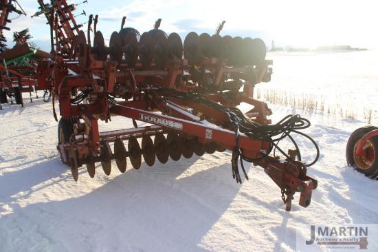 Krause 4500 20' 18 shank flat fold anhydrous applicator