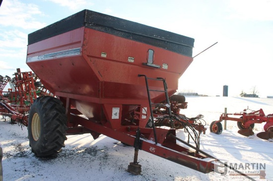 Brent 570 grain buggy