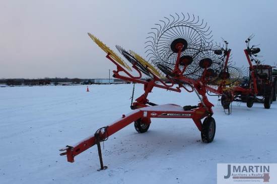 220 Kuhn SR112 G11 12 wheel speed rake