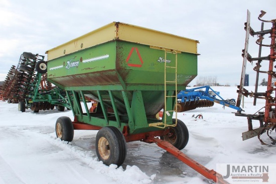 Demco 275bu gravity wagon