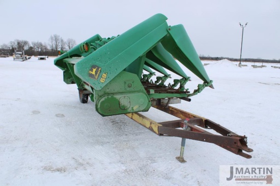 JD 693 6 row corn head