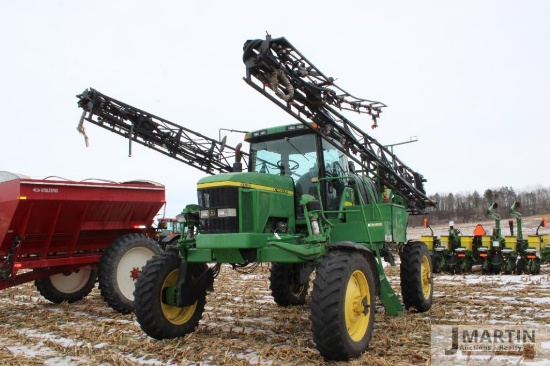JD 4700 self propelled sprayer
