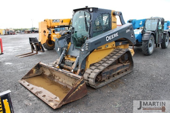 2017 JD 331G skid loader