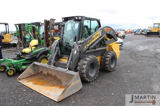 NH L228 skid loader