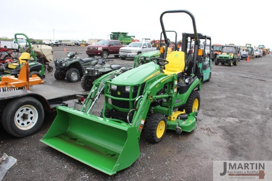 2022 JD 1025R w/ 120R loader