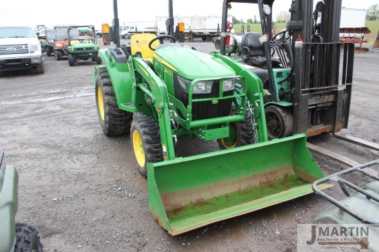 2019 JD 3043D compact w/ 300E loader