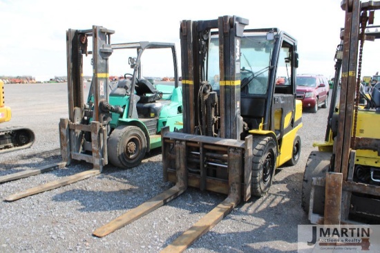 2017 Yale GDP0090VX 9000# forklift