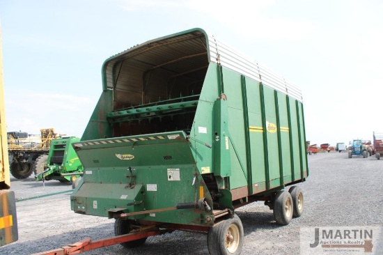 Badger silage wagon