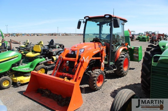 Kubota LX2610 compact tractor w/ LA535 quick att loader
