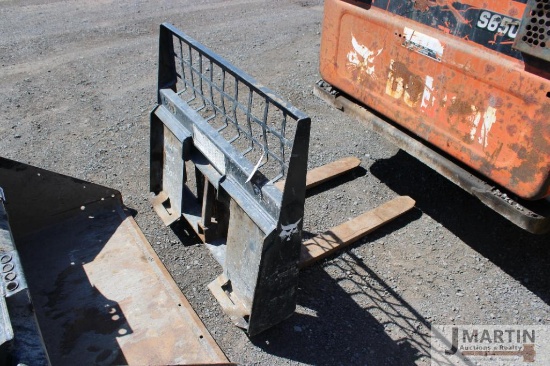 40'' Pallet forks for mini stand on skid loaders