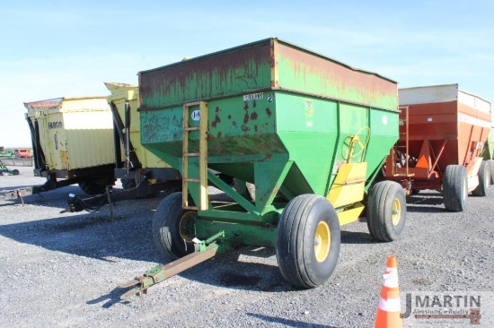 J&M 350bu gravity wagon