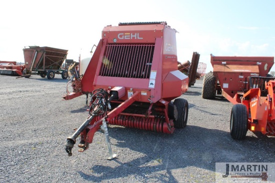 Gehl 2580 silage special round baler