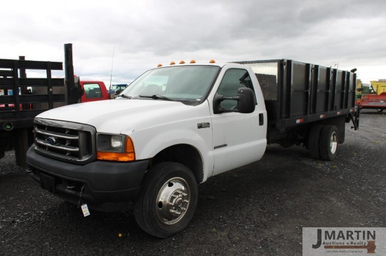 2001 Ford F550 truck