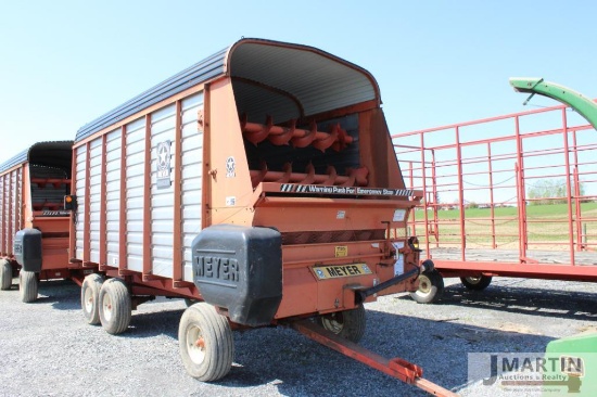 Meyers TSS 3516 16' forage wagon