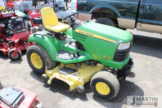JD X740 riding mower