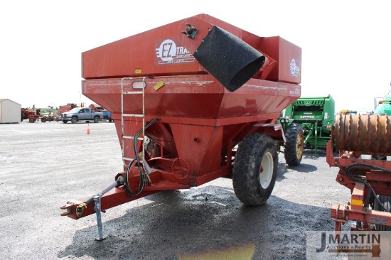 EZ Trail 475 grain cart