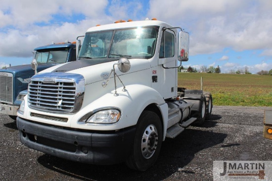 2009 Freightliner Columbia