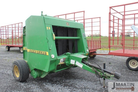 JD 546 round baler