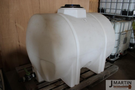525gal Poly horizontal tank