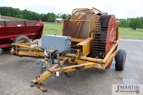 Haybuster H 106- Rockeze 10' rock rake