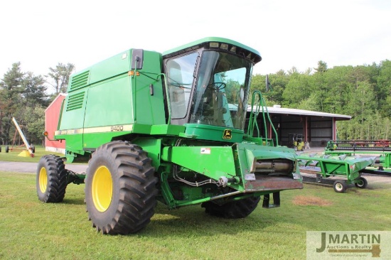 1992 JD 9400 combine