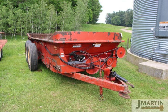 NH 185 manure spreader