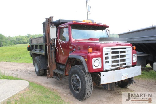 1984 International S900 dump truck