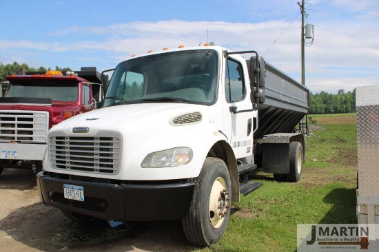 2004 Freightliner 16 live bottom potato truck