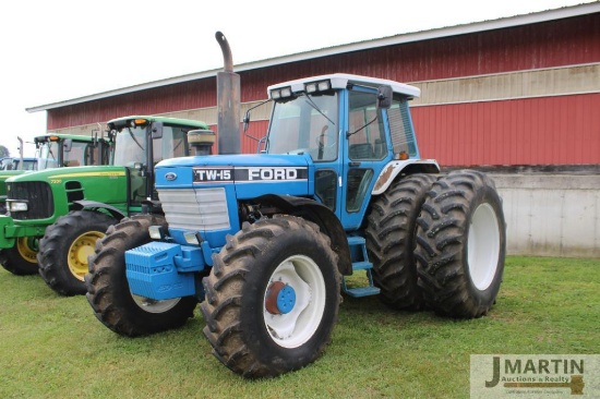 1989 Ford TW-15 tractor