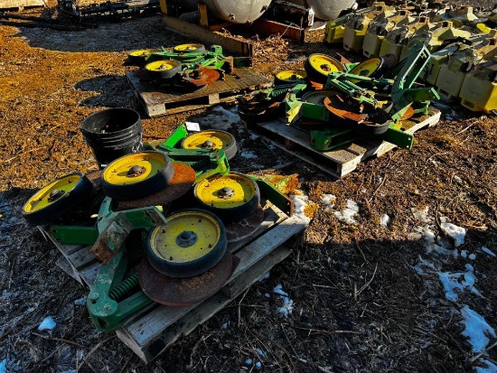 16- JD liquid fert applicators