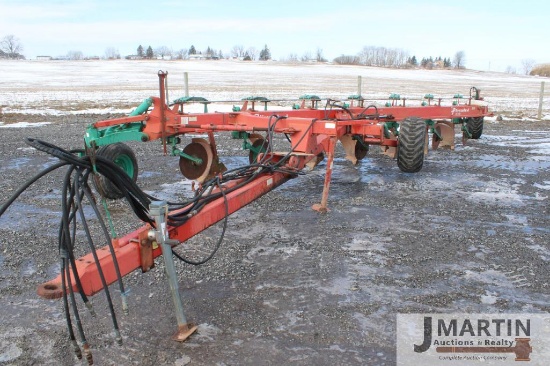 Kverneland DC100 7 bottom on land plow