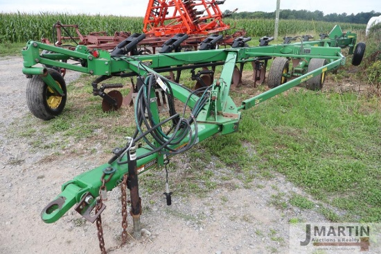 JD 3710 9 bottom plow