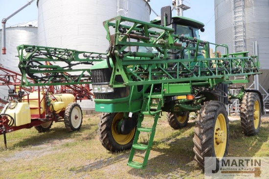 JD 4630 self propelled sprayer