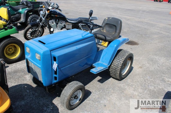 Ford LGT165 lawn tractor