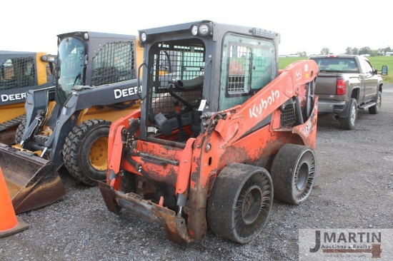 Kubota SSV65 skid loader