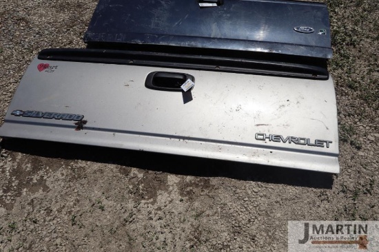 Chevy Silverado 62'' tail gate