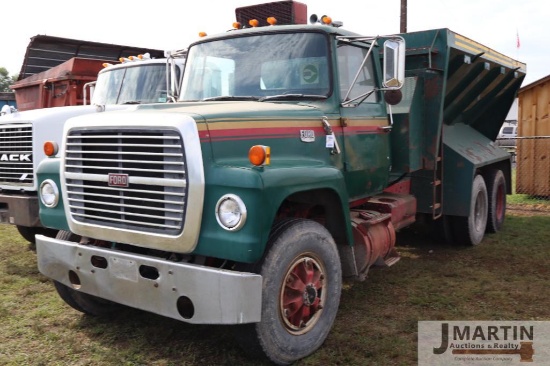 1974 Ford 6V71 10 wheeler spreader truck
