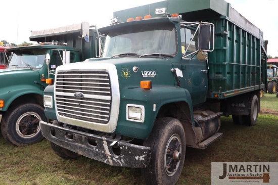 1990 Ford L 8000 6 wheeler dump truck