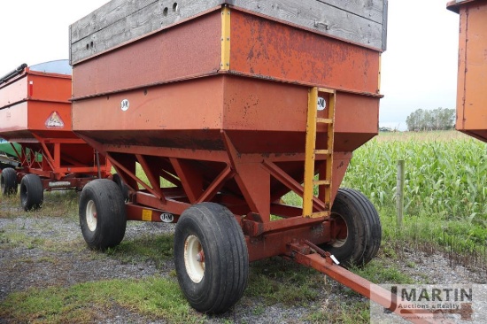 J&M 350bu gravity wagon