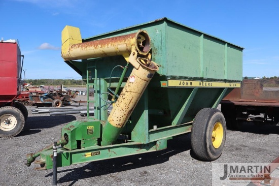 JD 1210A grain cart