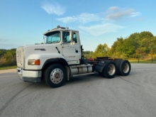 193 Ford AeroMax L9000 semi tractor