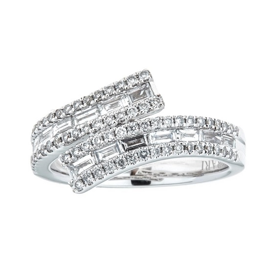 0.85 ctw Diamond Ring - 18KT White Gold