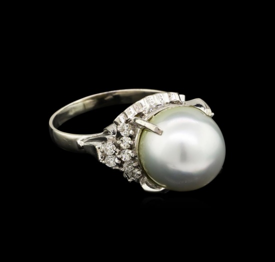 0.31 ctw Pearl and Diamond Ring - Platinum